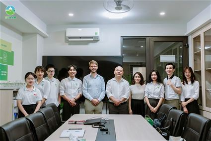 AAB GROUP Phát Triển Quan Hệ Hợp Tác Với Nhà Cung Cấp Hương Hàng Đầu Thế Giới 